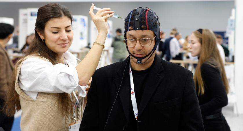 Gaining new insights on the brain at Medica. 